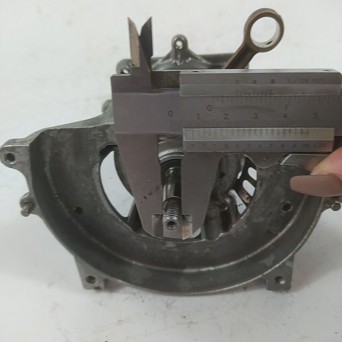 ricambio BASAMENTO CILINDRO ALBERO MOTORE usato decespugliatore KAWASAKI TD 33