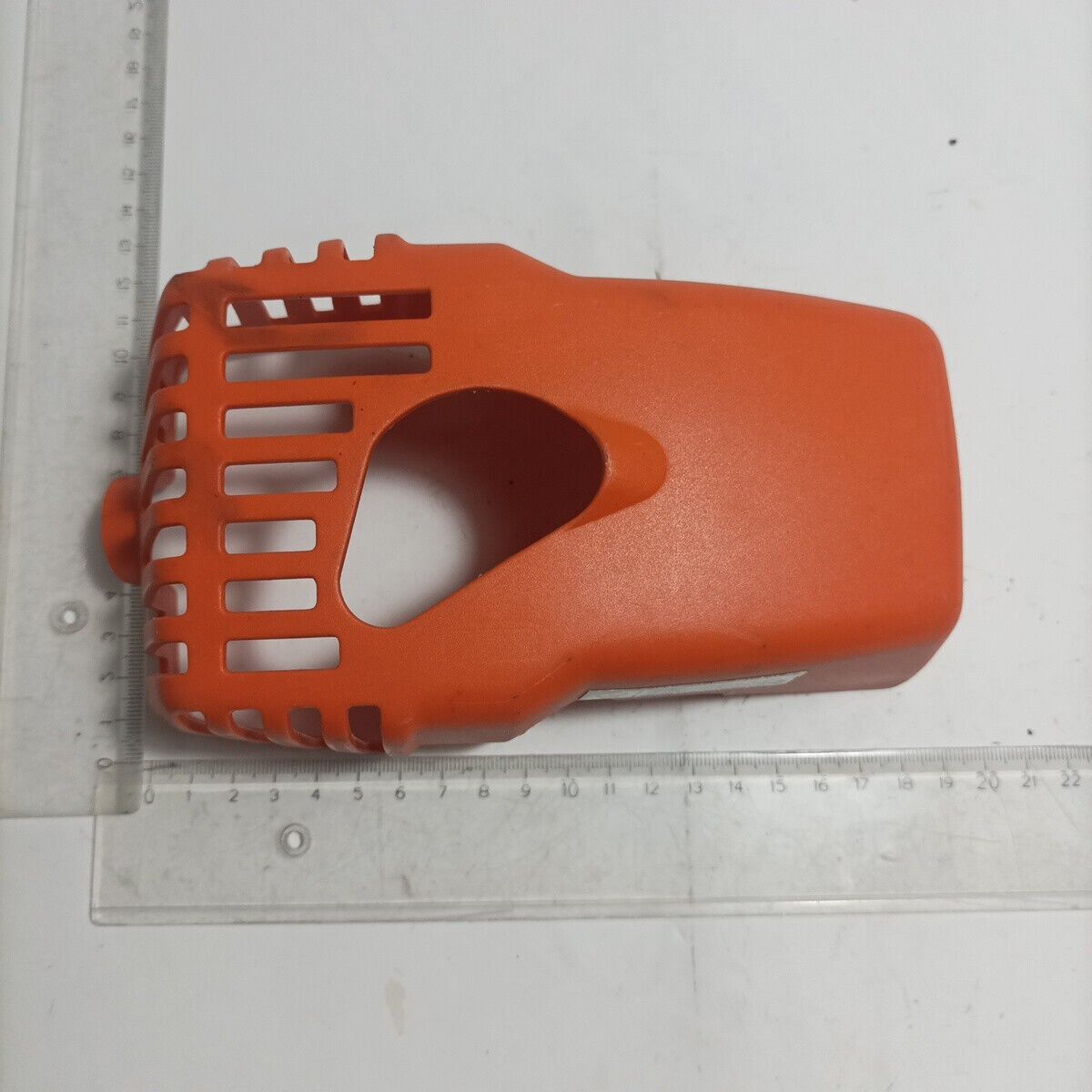 Ricambio usato per DECESPUGLIATORE EFCO oleo mac KING 26 COPERCHIO COPRI MOTORE