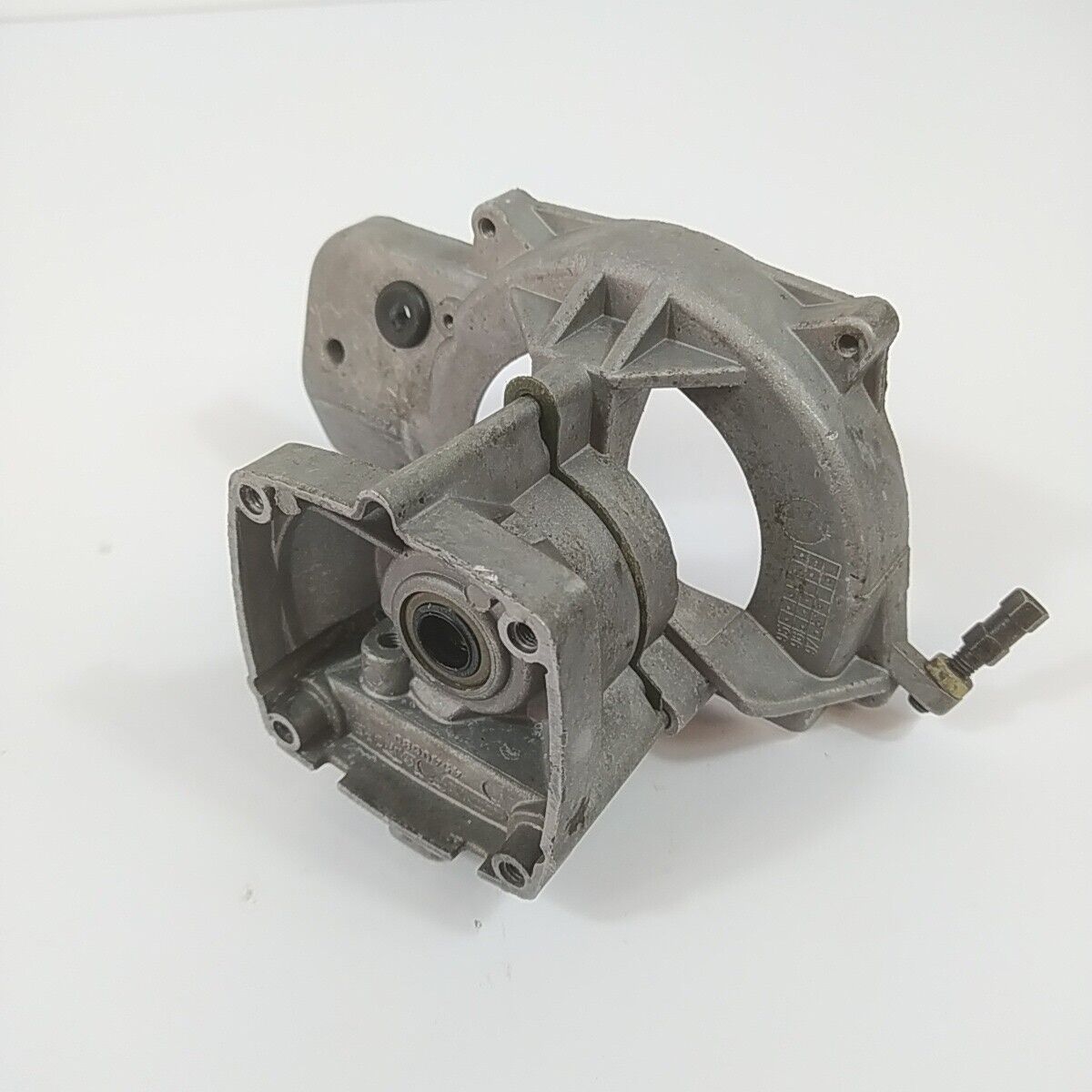 Ricambio per DECESPUGLIATORE ALPINA VIP 30 CARTER BASAMENTO MOTORE usato 