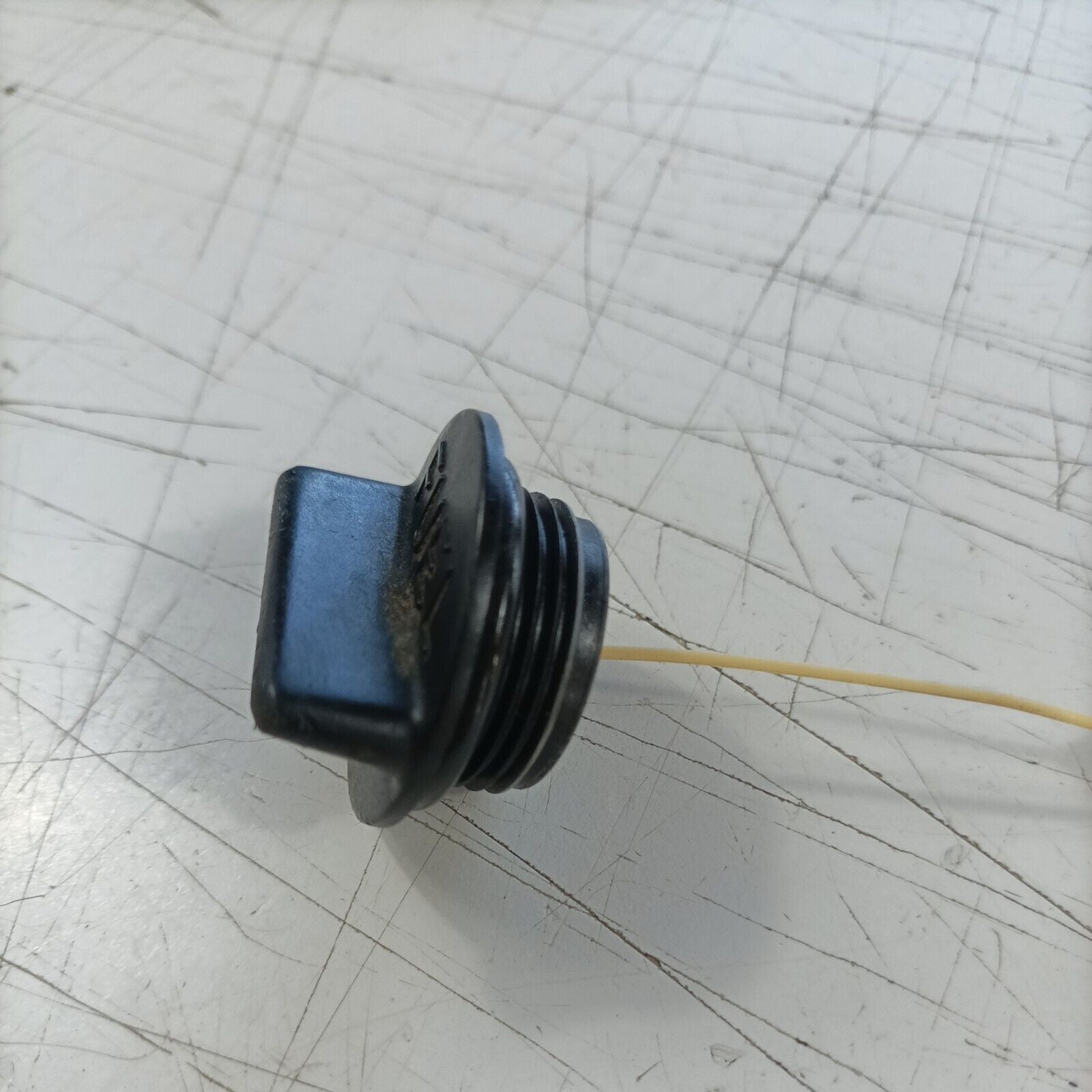 MOTOSEGA OLEOMAC OM 251 KIT TAPPO SERBATOIO CARBURANTE MISCELA ricambi usati
